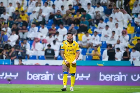 مفاوضات مع أندية عربية.. روجر مارتينيز يرفض عرض التعاون للتجديد